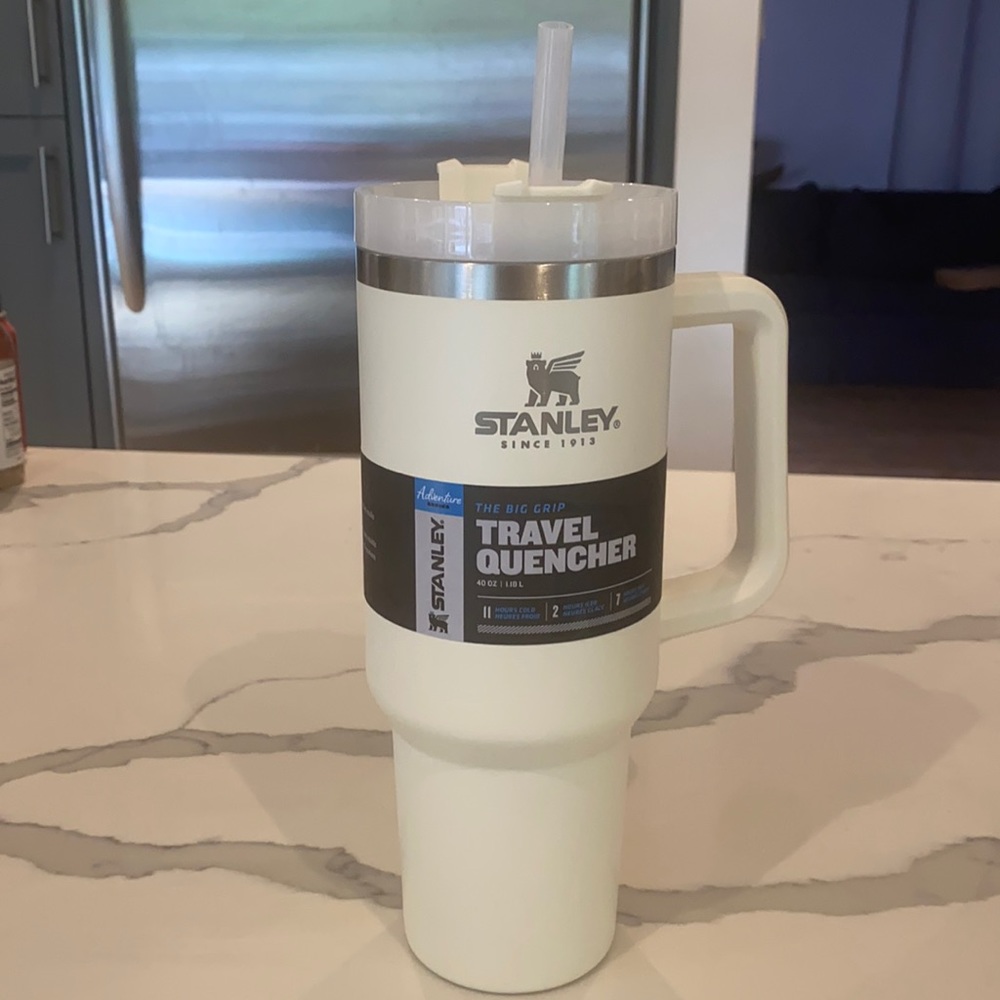 Stanley travel quencher 40oz